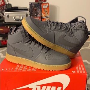 Nike Court Borough Winter